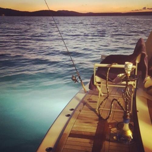 Тачки, яхты и Apple Watch: лето детей российской элиты