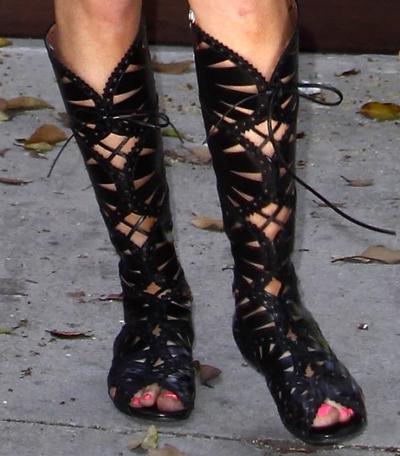 Самая необычная звездная обувь. Часть 2