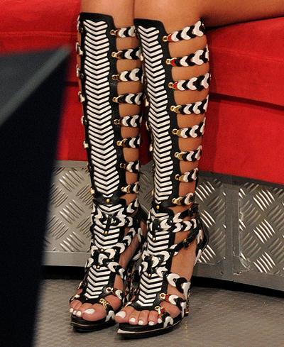 Самая необычная звездная обувь. Часть 2