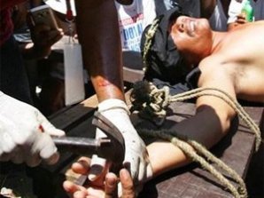 На Филиппинах распяли 30 человек