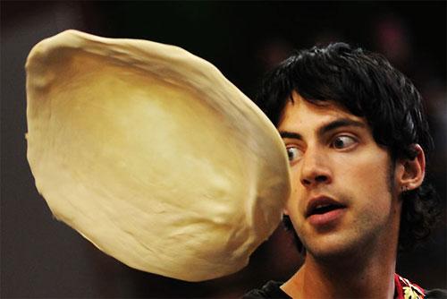 Мастера в Италии показывают пицце-класс