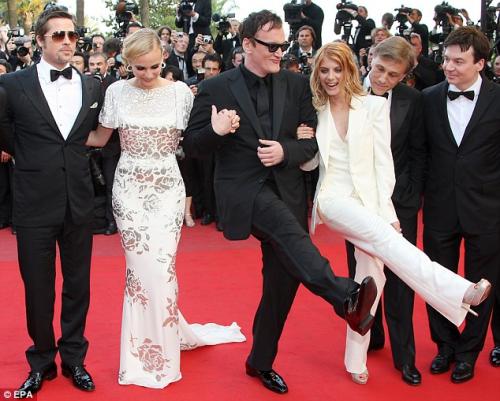 Битва платьев: Шерон Стоун украла победу у Анджелины Джоли