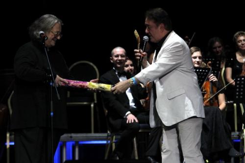 Александру Градскому подарили бумеранг