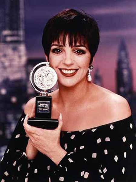 Тайны звездных семей: отцы-алкоголики, матери-наркоманки…