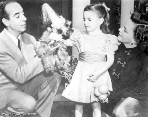 Тайны звездных семей: отцы-алкоголики, матери-наркоманки…