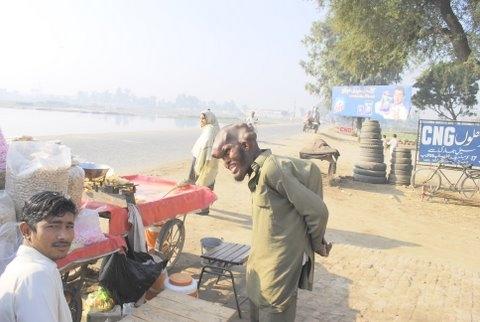 Пакистанский нищий шокировал окружающих своим видом