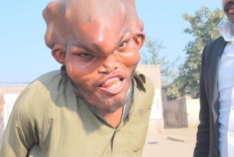 Пакистанский нищий шокировал окружающих своим видом