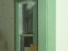 Призрак помахал рукой из окна