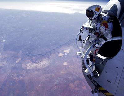 Прыжок с высоты в 37 километров