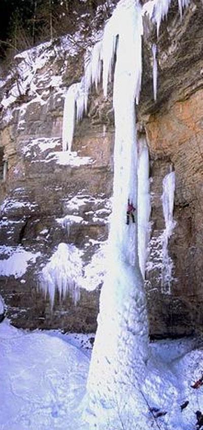 Ледолазы штурмуют «Ледяной клык»