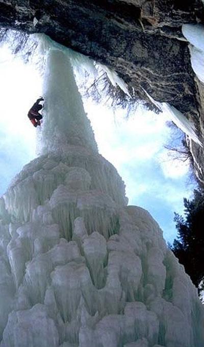 Ледолазы штурмуют «Ледяной клык»
