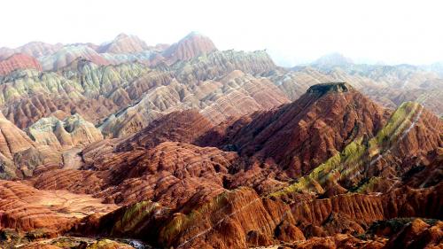 Китайские разноцветные горы