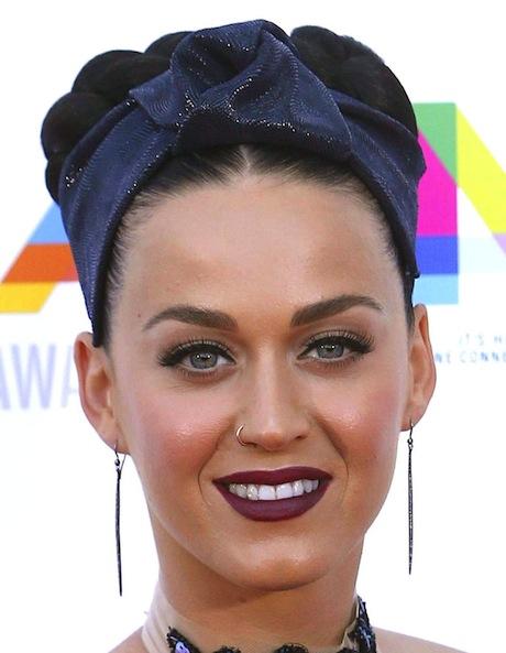 Неудачный макияж голливудских звезд, который их изуродовал