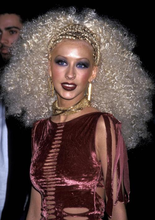 Неудачный макияж голливудских звезд, который их изуродовал