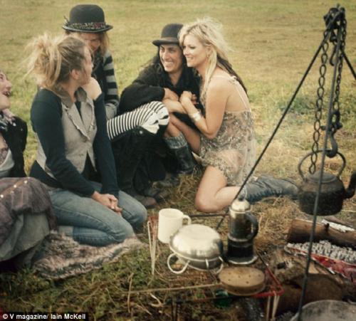 Кейт Мосс сбежала с цыганами