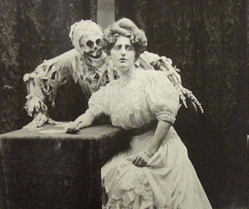 Жесткие наказания прошлого, применявшиеся в отношении женщин