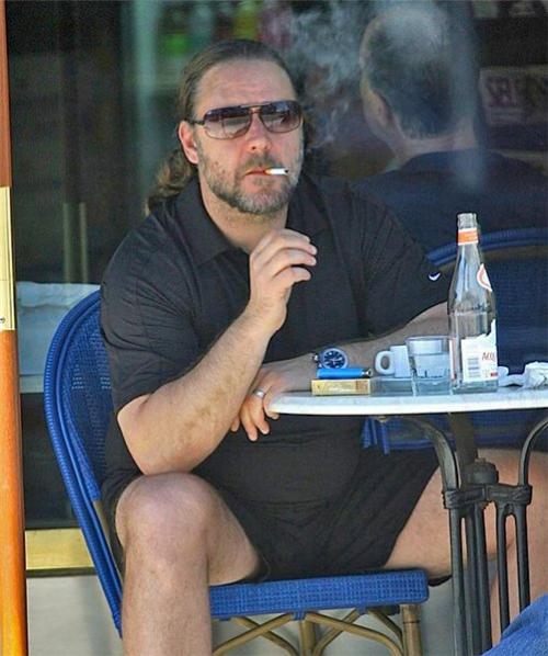 Звездный перекур: знаменитости с сигаретой