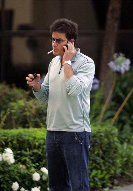 Звездный перекур: знаменитости с сигаретой