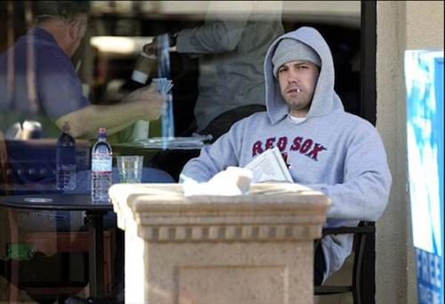 Звездный перекур: знаменитости с сигаретой