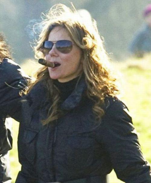 Звездный перекур: знаменитости с сигаретой