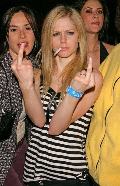 Звездный перекур: знаменитости с сигаретой