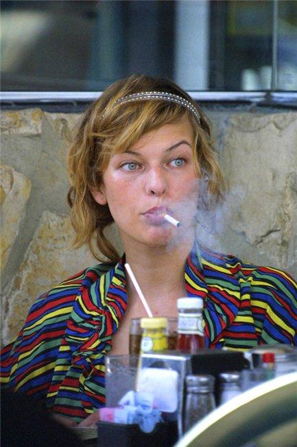 Звездный перекур: знаменитости с сигаретой