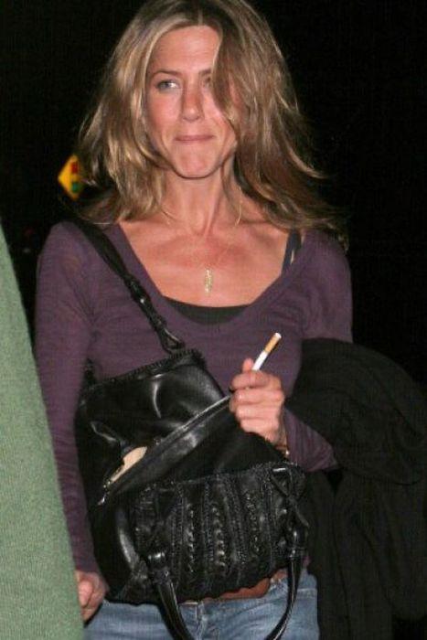 Звездный перекур: знаменитости с сигаретой