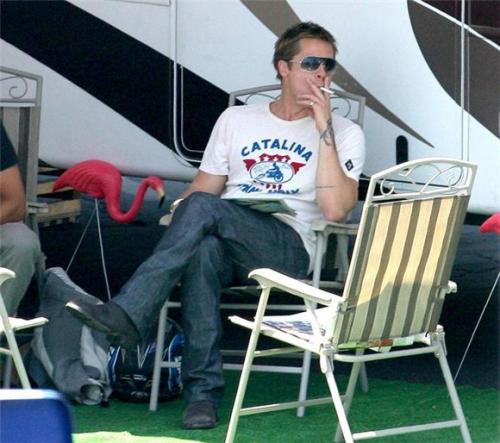 Звездный перекур: знаменитости с сигаретой