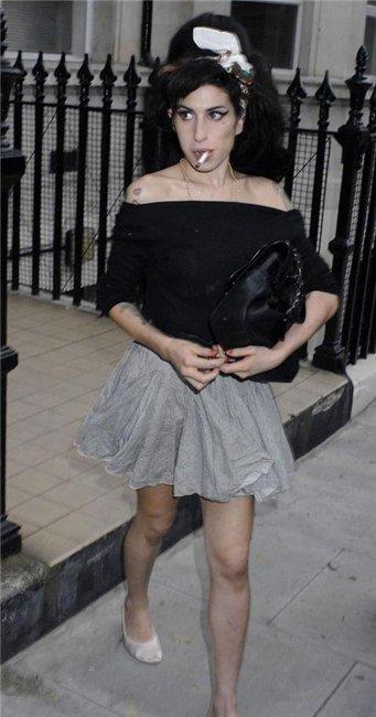 Звездный перекур: знаменитости с сигаретой