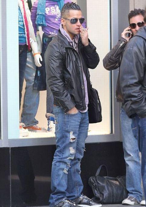 Звездный перекур: знаменитости с сигаретой