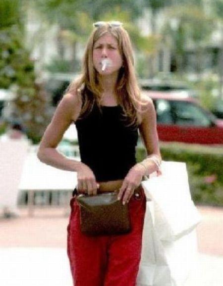 Звездный перекур: знаменитости с сигаретой