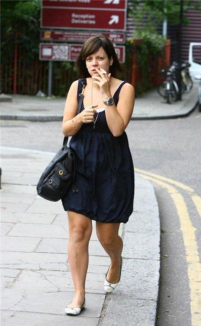 Звездный перекур: знаменитости с сигаретой