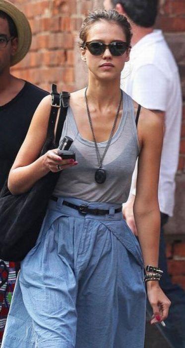 Звездный перекур: знаменитости с сигаретой