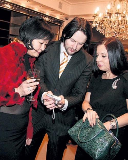 Популярные телеведущие из 90-х тогда и сейчас