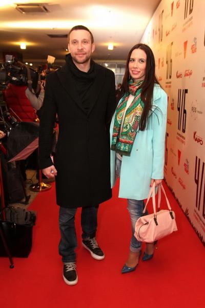 Жена Башарова пришла посмеяться