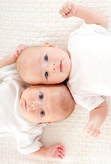 10 невероятных правдивых историй о близнецах