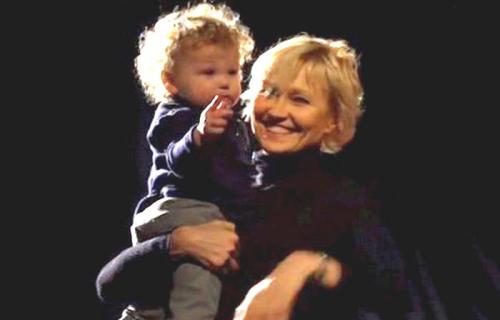 Знаменитости, ставшие мамами после 40