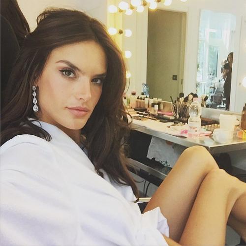 Самые сексуальные фото в соцсетях звезд за 2015 год