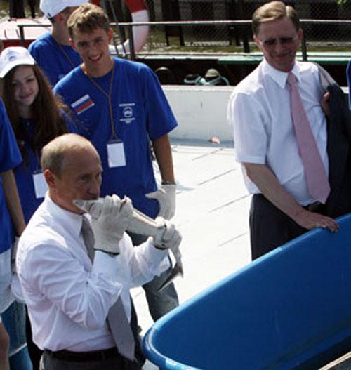 Кое-что о популизме: шесть неоднозначных поцелуев Путина