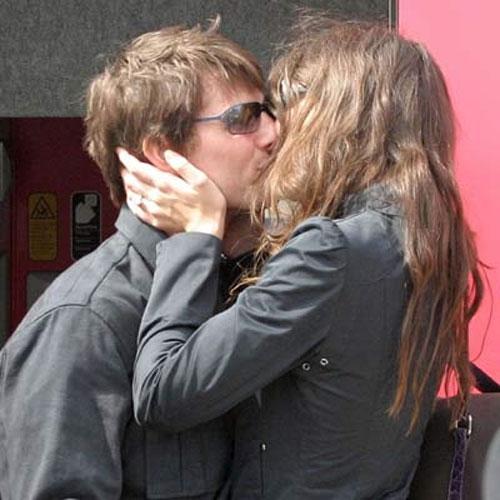 Супермодель Кейт Мосс с другом устроили публичную оргию