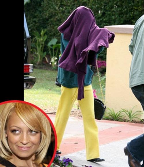 Супермодель Кейт Мосс с другом устроили публичную оргию