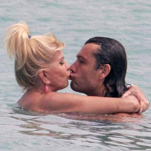 Супермодель Кейт Мосс с другом устроили публичную оргию