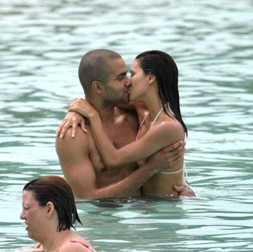 Супермодель Кейт Мосс с другом устроили публичную оргию