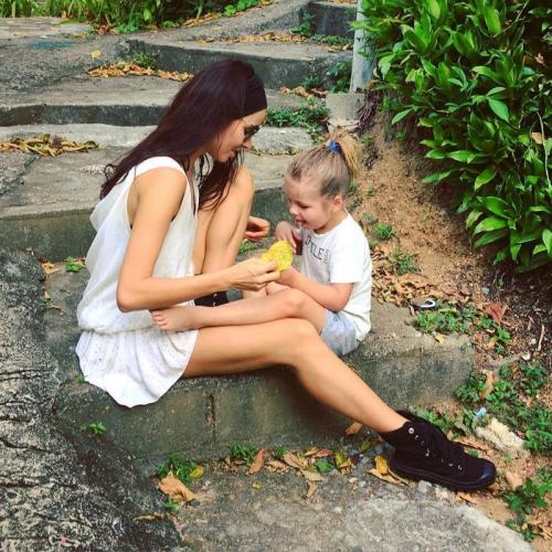 Знаменитости, чьи дети живут не в своих телах