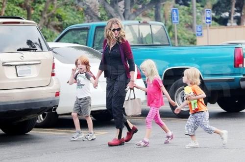 Звезды, родившие с помощью искусственного оплодотворения