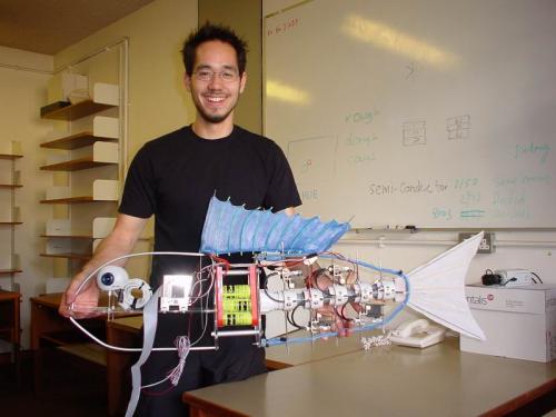 Рыба-робот не попадется на крючок