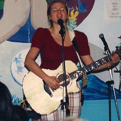 Звезды, выросшие в бедности и в условиях насилия в семье