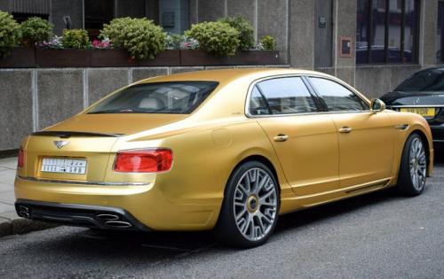 Миллиардер из саудовской Аравии прибыл в лондон со своим личным автопарком