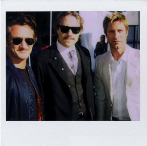 Знаменитости на полароидных снимках