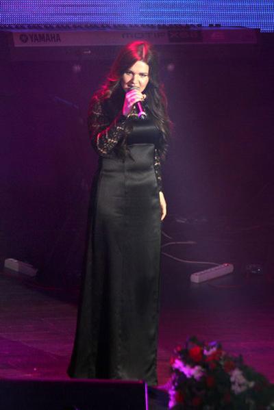 Ирина Шейк напугала Ксению Собчак безумным декольте